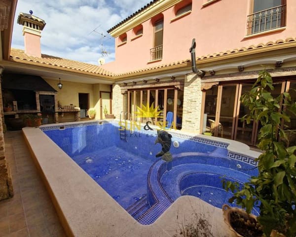 4 quarto Moradia para venda em San Miguel de Salinas com piscina - 990 000 € (Ref: 7951025)