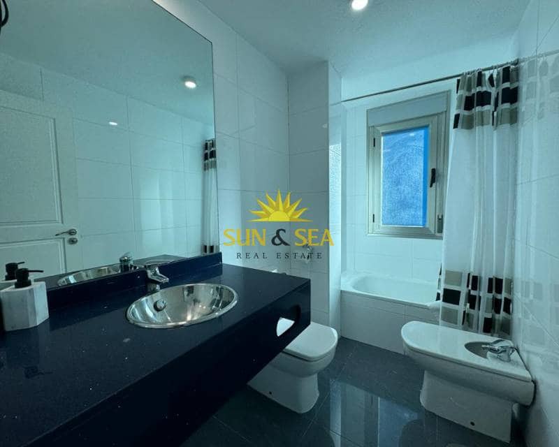 2 chambre Appartement à vendre à La Manga del Mar Menor avec piscine garage - 183 000 € (Ref: 7976336)