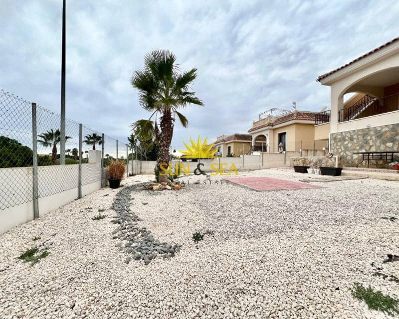 3 soveværelse Villa til leje i Ciudad Quesada med garage - € 1.500 (Ref: 7980677)