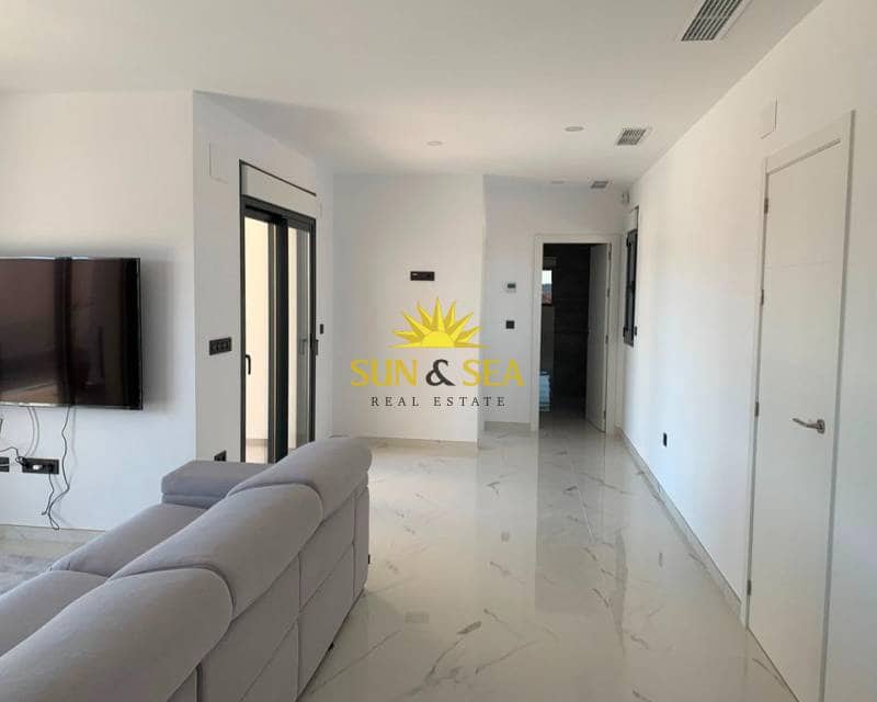 4 Zimmer Villa zu verkaufen in Pinoso mit Pool - 518.000 € (Ref: 7992210)