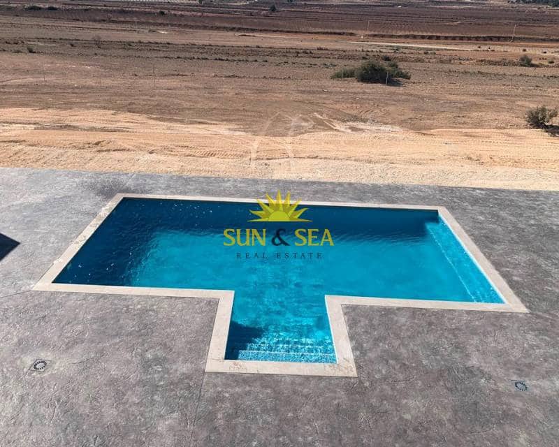 4 Zimmer Villa zu verkaufen in Pinoso mit Pool - 518.000 € (Ref: 7992210)