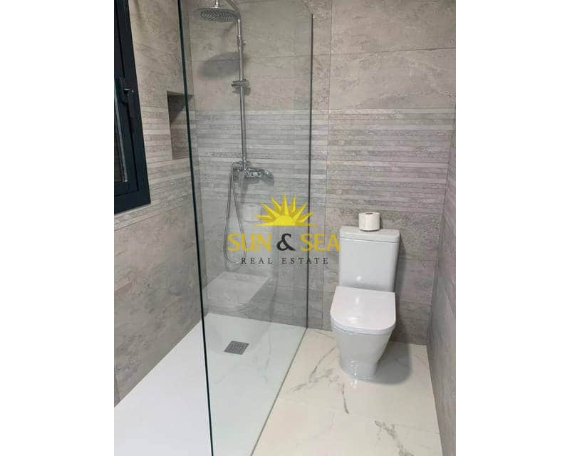 4 Zimmer Villa zu verkaufen in Pinoso mit Pool - 518.000 € (Ref: 7992210)