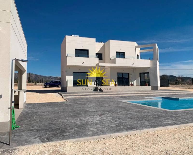 4 Zimmer Villa zu verkaufen in Pinoso mit Pool - 518.000 € (Ref: 7992210)