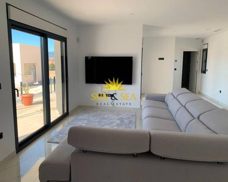 4 Zimmer Villa zu verkaufen in Pinoso mit Pool - 518.000 € (Ref: 7992210)