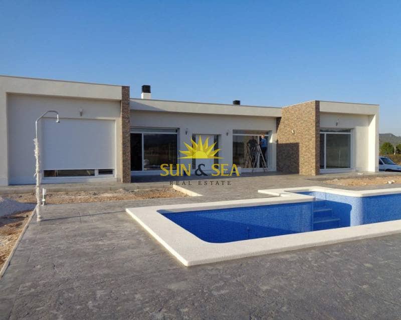 3 soveværelse Villa til salg i Pinoso med swimmingpool - € 398.000 (Ref: 7992211)