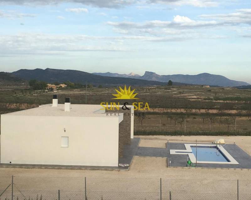 3 soveværelse Villa til salg i Pinoso med swimmingpool - € 398.000 (Ref: 7992211)