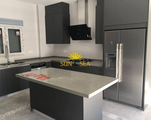 3 soveværelse Villa til salg i Pinoso med swimmingpool - € 398.000 (Ref: 7992211)