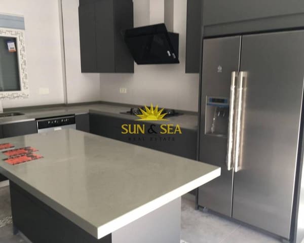 3 soveværelse Villa til salg i Pinoso med swimmingpool - € 398.000 (Ref: 7992211)