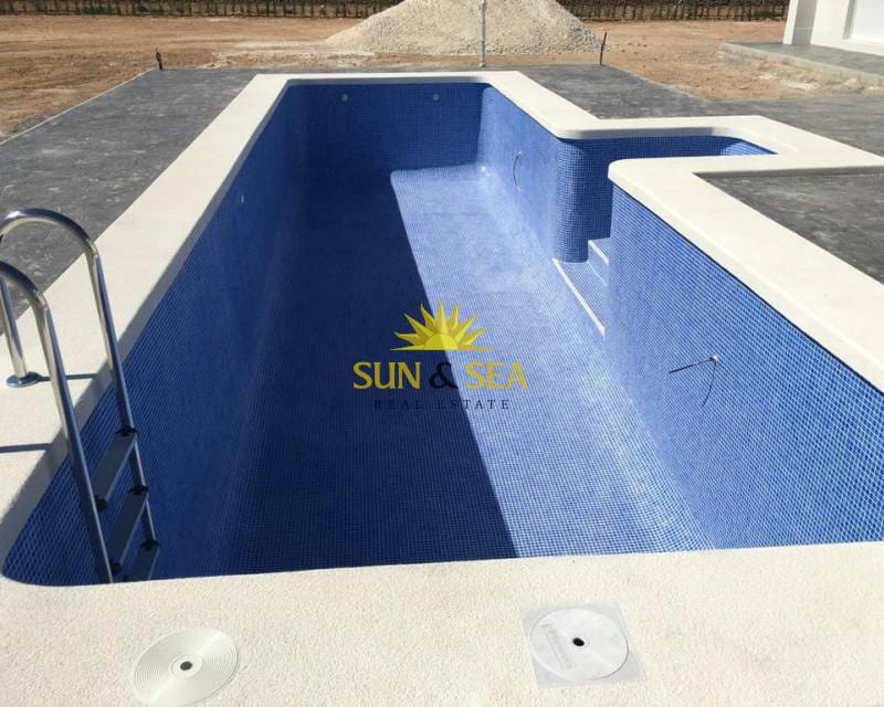 3 soveværelse Villa til salg i Pinoso med swimmingpool - € 398.000 (Ref: 7992211)