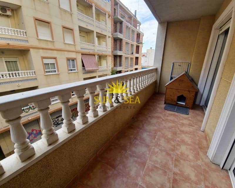 3 camera da letto Appartamento da affittare in Torrevieja - 1.200 € (Rif: 8002959)
