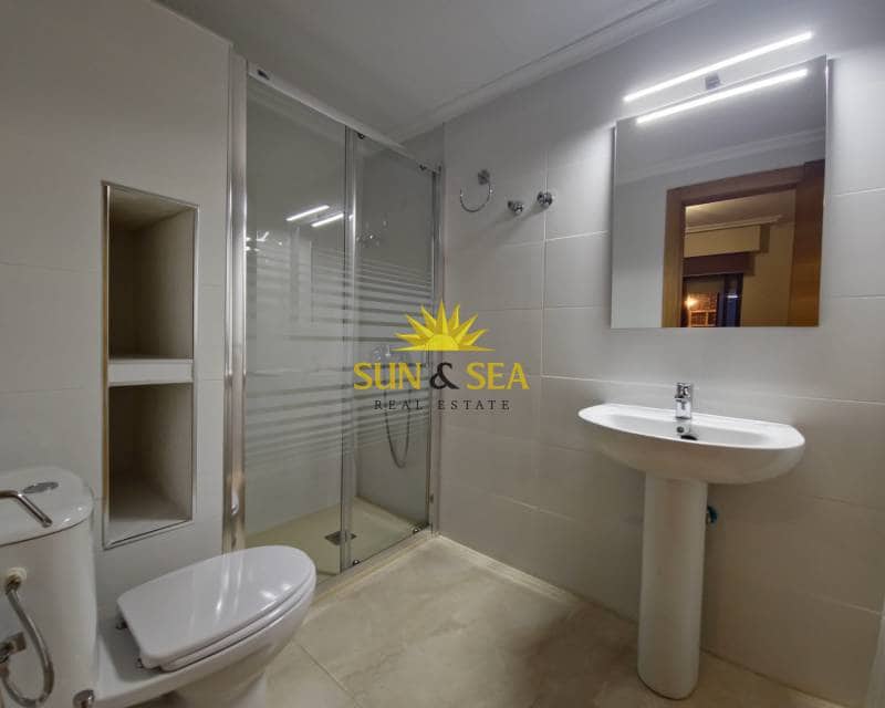 3 camera da letto Appartamento da affittare in Torrevieja - 1.200 € (Rif: 8002959)