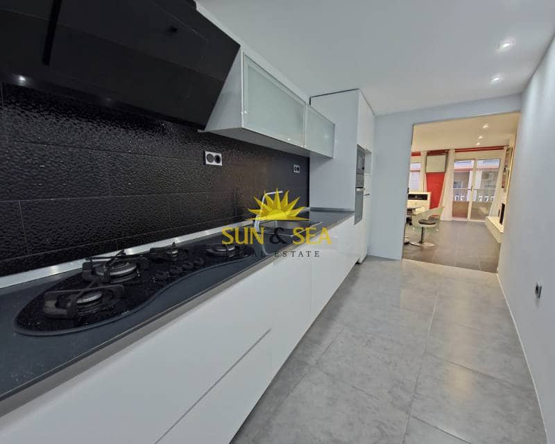 3 camera da letto Appartamento da affittare in Torrevieja - 1.200 € (Rif: 8002959)