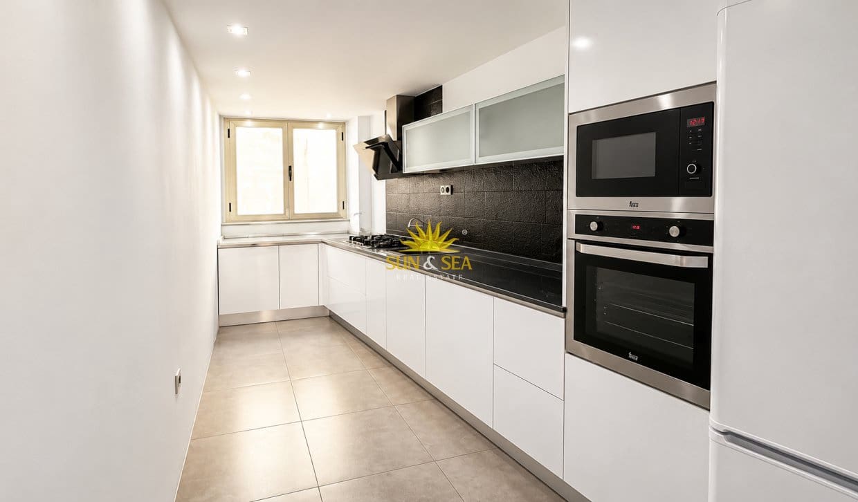 3 bedroom Apartment for rent in Torrevieja - € 1,200 (Ref: 8002959)