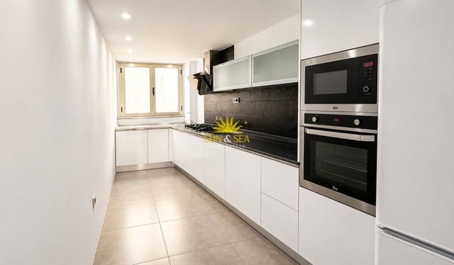 3 soveværelse Lejlighed til leje i Las Piscinas Naturales, Torrevieja - € 1.500 (Ref: 8002959)