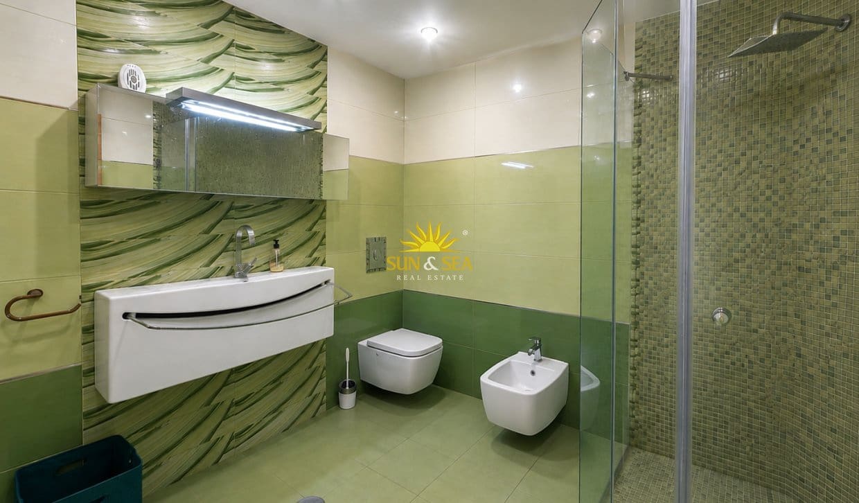 3 bedroom Apartment for rent in Torrevieja - € 1,200 (Ref: 8002959)