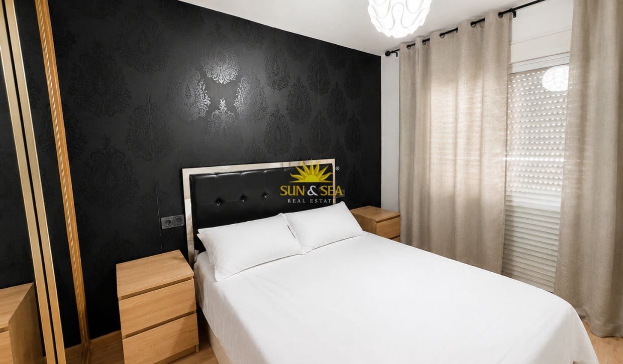 3 bedroom Apartment for rent in Torrevieja - € 1,200 (Ref: 8002959)