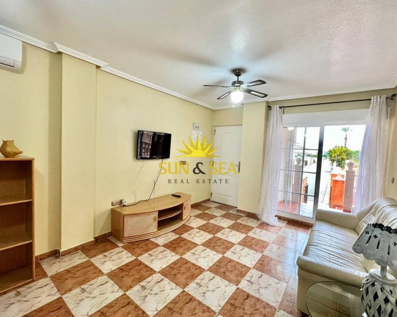 2 soveværelse Byhus til leje i Orihuela Costa med swimmingpool - € 900 (Ref: 8019195)