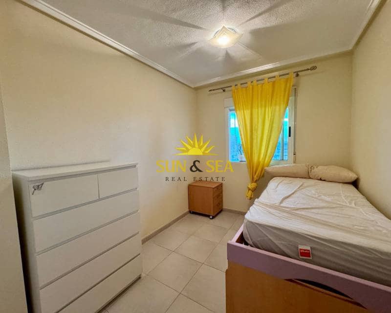 Ático de 3 habitaciones en Guardamar del Segura en alquiler con piscina garaje - 700 € (Ref: 8046605)