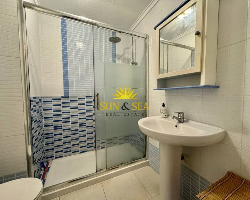 Ático de 3 habitaciones en Guardamar del Segura en alquiler con piscina garaje - 700 € (Ref: 8046605)