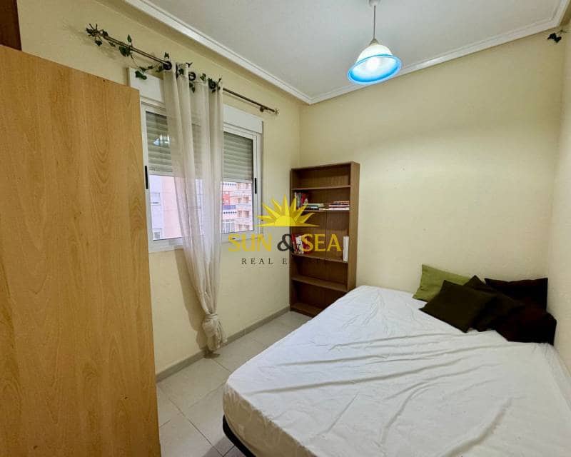 Ático de 3 habitaciones en Guardamar del Segura en alquiler con piscina garaje - 700 € (Ref: 8046605)