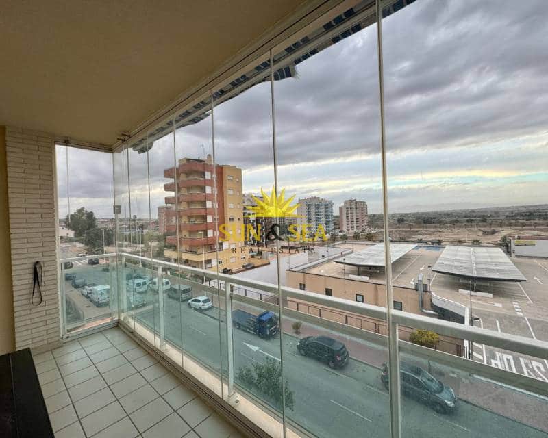 Ático de 3 habitaciones en Guardamar del Segura en alquiler con piscina garaje - 700 € (Ref: 8046605)