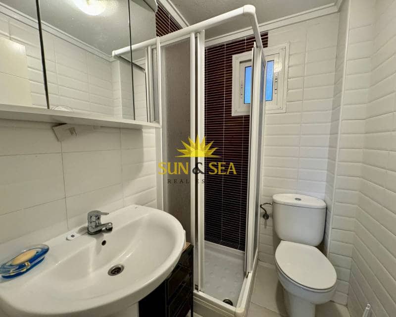 Ático de 3 habitaciones en Guardamar del Segura en alquiler con piscina garaje - 700 € (Ref: 8046605)