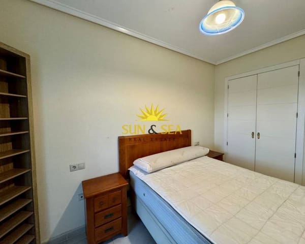 Ático de 3 habitaciones en Zona Pueblo, Guardamar del Segura en alquiler con piscina garaje - 700 € (Ref: 8046605)