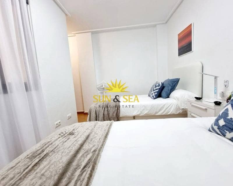 Apartamento de 2 habitaciones en Torrevieja en alquiler - 900 € (Ref: 8147724)