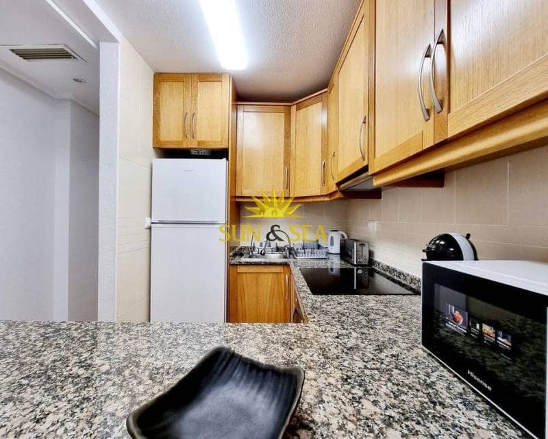 Apartamento de 2 habitaciones en Torrevieja en alquiler - 900 € (Ref: 8147724)