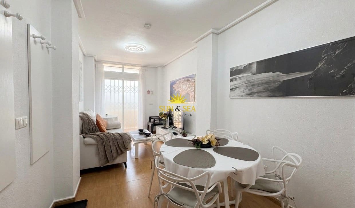 2 bedroom Apartment for rent in Torrevieja - € 850 (Ref: 8147724)