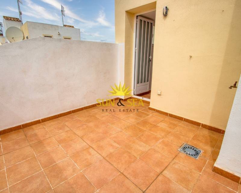 3 soveværelse Villa til leje i Villamartin med swimmingpool garage - € 1.100 (Ref: 8160871)