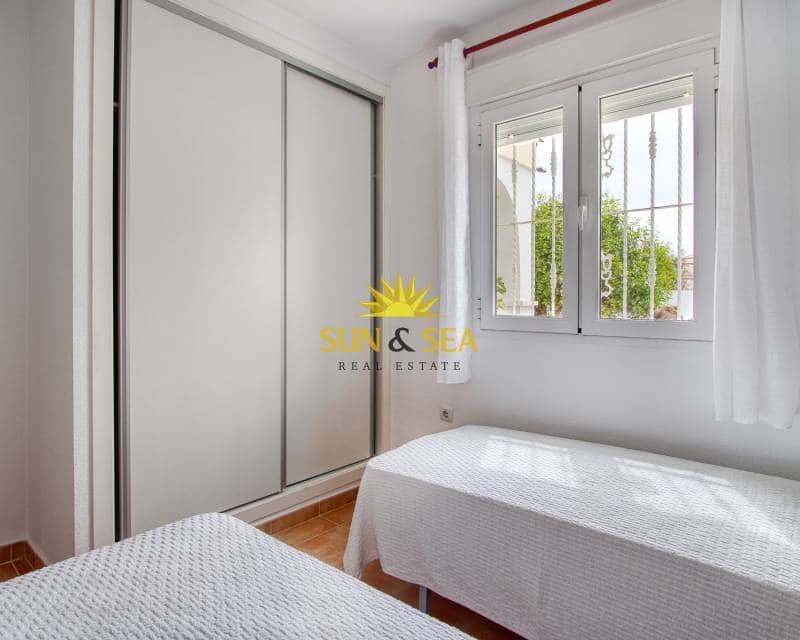 3 soveværelse Villa til leje i Villamartin med swimmingpool garage - € 1.100 (Ref: 8160871)