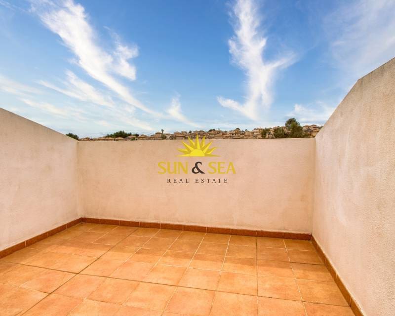 3 soveværelse Villa til leje i Villamartin med swimmingpool garage - € 1.100 (Ref: 8160871)