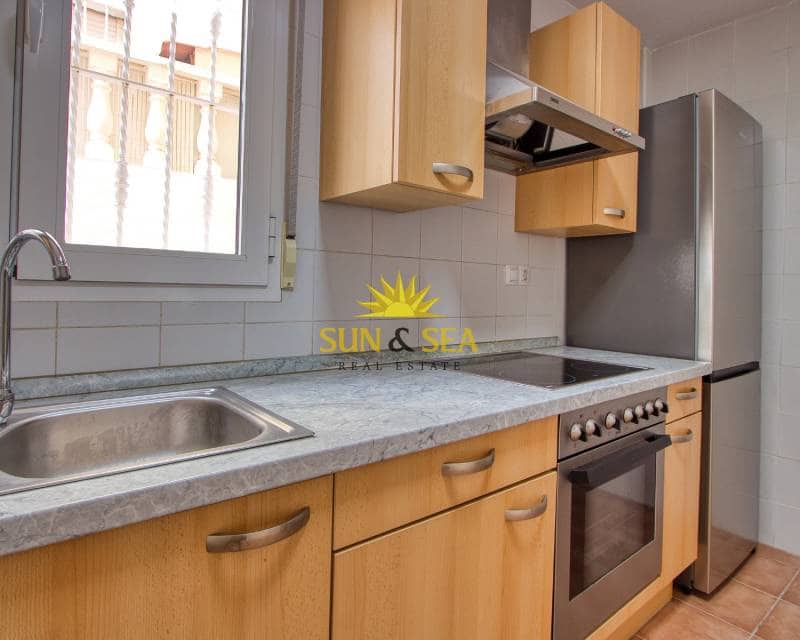 3 soveværelse Villa til leje i Villamartin med swimmingpool garage - € 1.100 (Ref: 8160871)