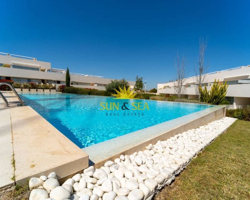 2 Zimmer Bungalow zu vermieten in Torrevieja mit Pool Garage - 1.700 € (Ref: 8194418)