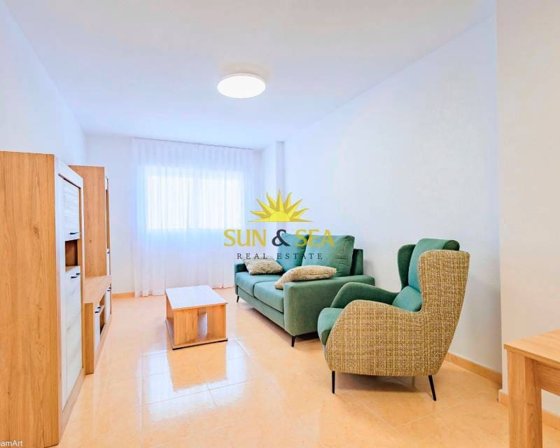 2 slaapkamer Appartement te huur in Almoradi met zwembad - € 750 (Ref: 8205798)