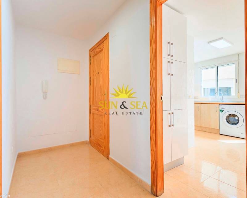 2 slaapkamer Appartement te huur in Almoradi met zwembad - € 750 (Ref: 8205798)