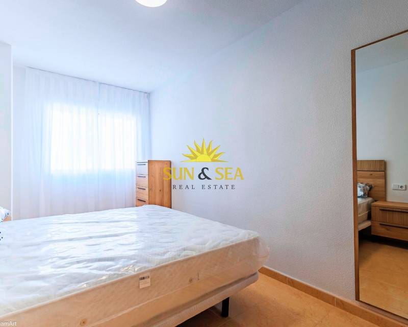 2 slaapkamer Appartement te huur in Almoradi met zwembad - € 750 (Ref: 8205798)
