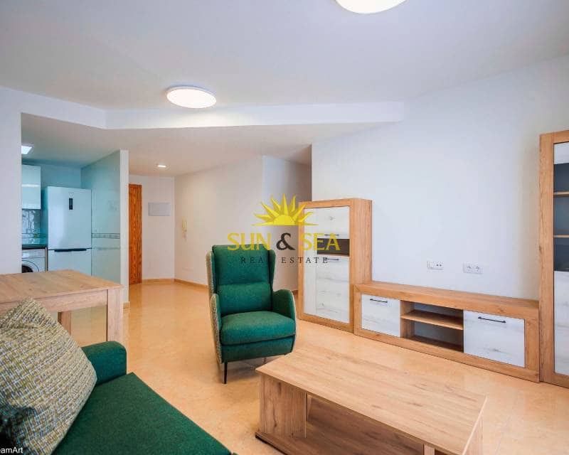 2 slaapkamer Appartement te huur in Almoradi met zwembad - € 750 (Ref: 8205799)