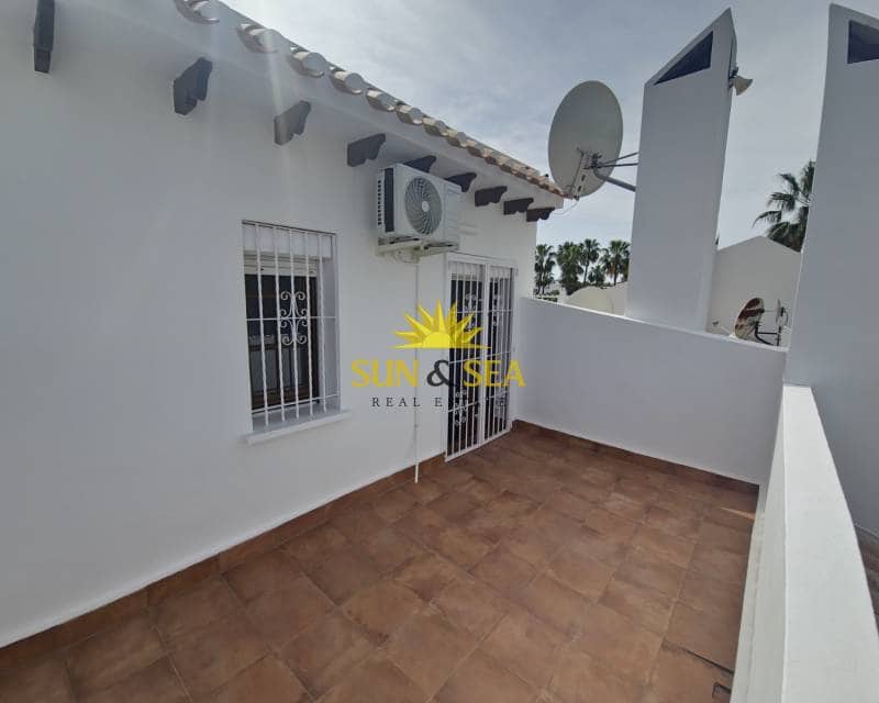 3 quarto Casa em Banda para arrendar em Villamartin com piscina garagem - 1 800 € (Ref: 8218190)