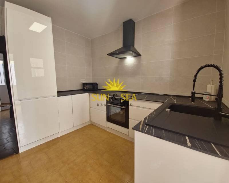 3 quarto Casa em Banda para arrendar em Villamartin com piscina garagem - 1 800 € (Ref: 8218190)