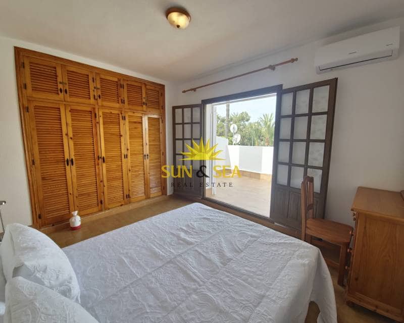 3 quarto Casa em Banda para arrendar em Villamartin com piscina garagem - 1 800 € (Ref: 8218190)