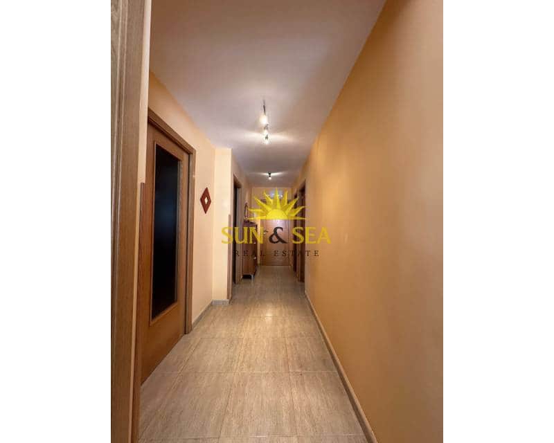3 soveværelse Lejlighed til leje i Calpe / Calp med swimmingpool garage - € 1.500 (Ref: 8238114)