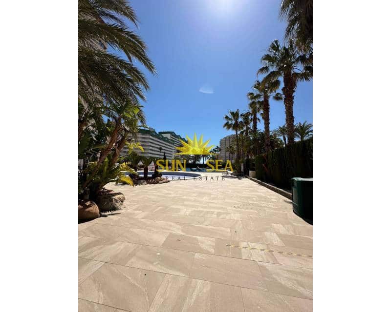 3 soveværelse Lejlighed til leje i Calpe / Calp med swimmingpool garage - € 1.500 (Ref: 8238114)