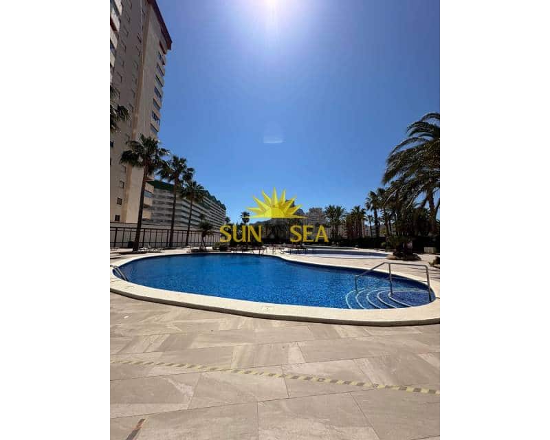 3 soveværelse Lejlighed til leje i Calpe / Calp med swimmingpool garage - € 1.500 (Ref: 8238114)