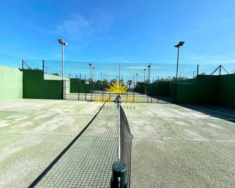 2 soveværelse Lejlighed til leje i Dehesa de Campoamor med swimmingpool garage - € 650 (Ref: 8239593)