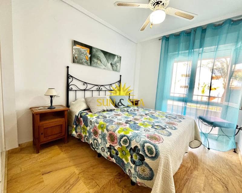 2 soveværelse Lejlighed til leje i Dehesa de Campoamor med swimmingpool garage - € 650 (Ref: 8239593)