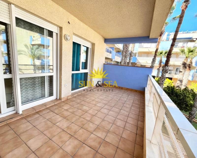 2 soveværelse Lejlighed til leje i Dehesa de Campoamor med swimmingpool garage - € 650 (Ref: 8239593)