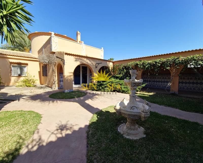 6 bedroom Villa for sale in El Chaparral with pool garage - € 780,000 (Ref: 8243807)