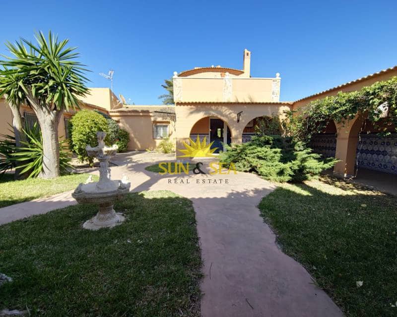 6 bedroom Villa for sale in El Chaparral with pool garage - € 780,000 (Ref: 8243807)